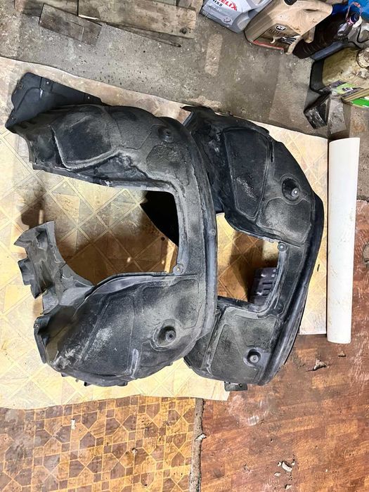 Передні підкрилки Е60