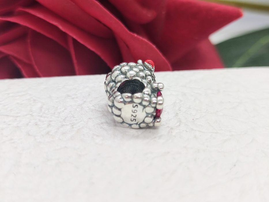 Piękny srebrny charm's baranek z kryształem srebro S925