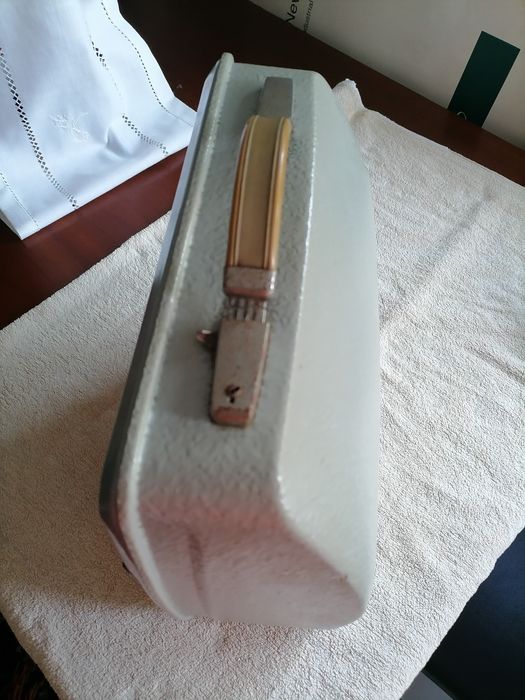 Máquina de escrever Hermes portátil