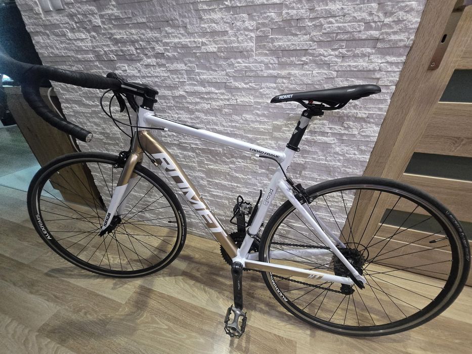 Rower szosowy damski Romet
