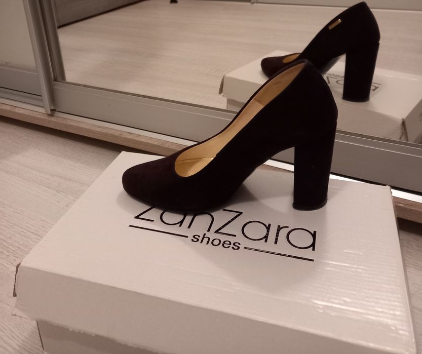 Розпродаж взуття, розмір 35