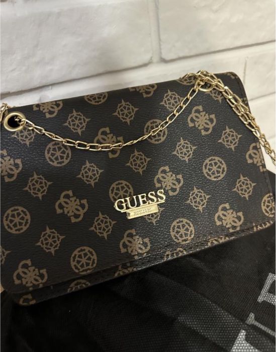 Сумка guess з лого бренду