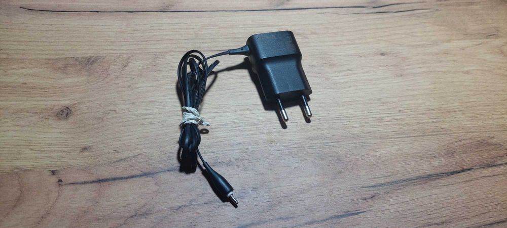 Oryginalna ładowarka sieciowa NOKIA AC-11E 450mA 5V cienki wtyk
