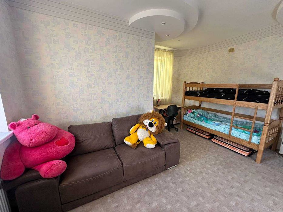 Здам шикарний будинок в Орловщині.