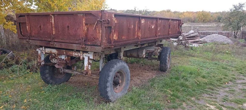 Продам тракторний прицеп 2ПТС4, гарному, робочому стані.