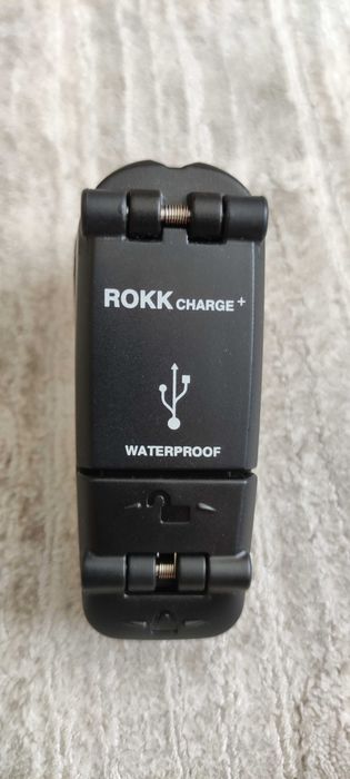Rokkcharge+ gniazdo USB