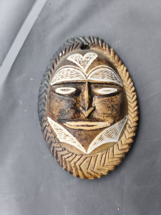 Figura decorativa em loiça