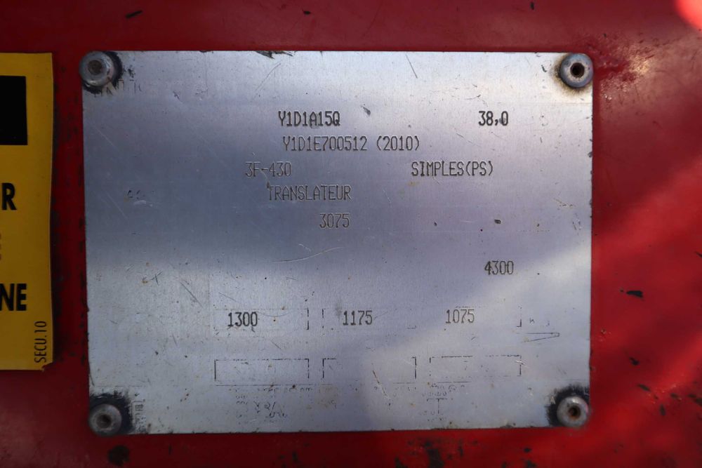 2010 Nissan Y1D1A15Q 1300 kg Empilhador Diesel