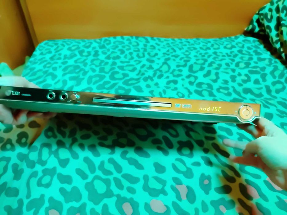 DVD player LG dk589xb с функцией караоке