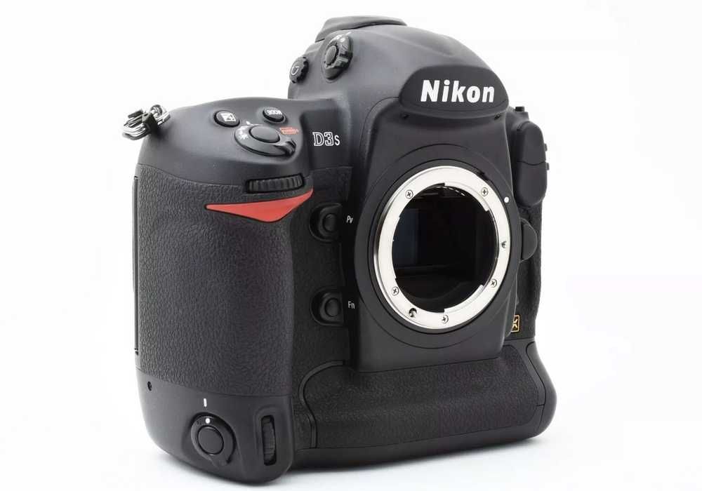 Nikon D3s пробіг 16740