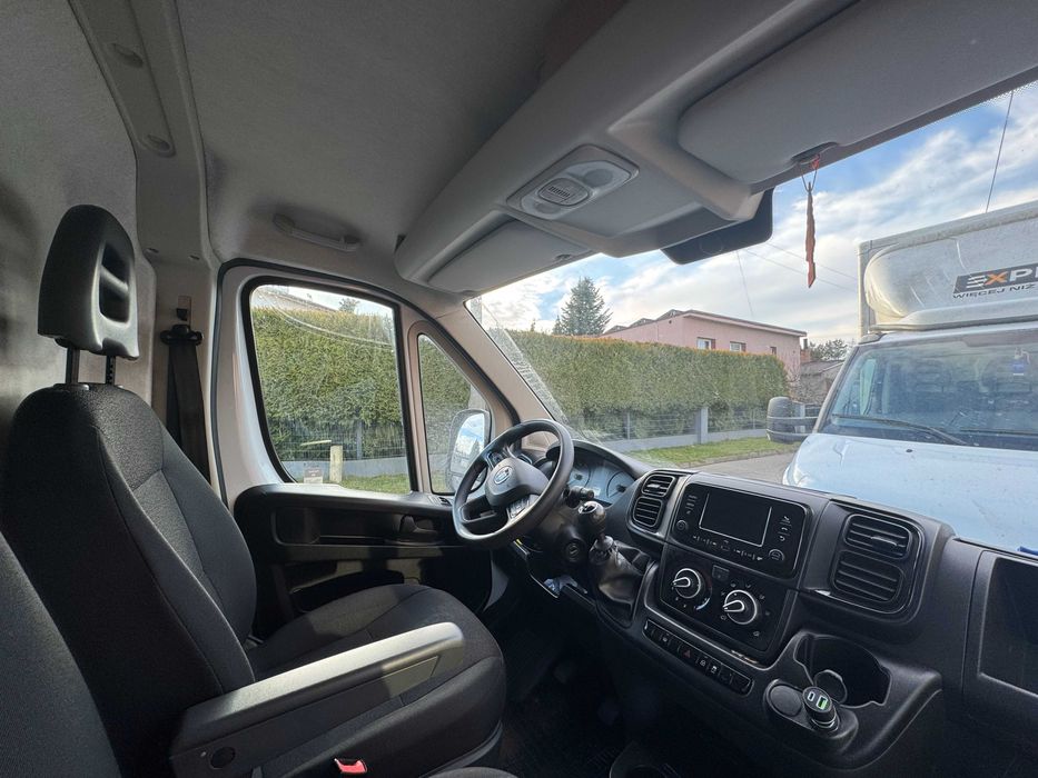 Wynajem busa dostawczego Fiat Ducato 2024 do 3.5t