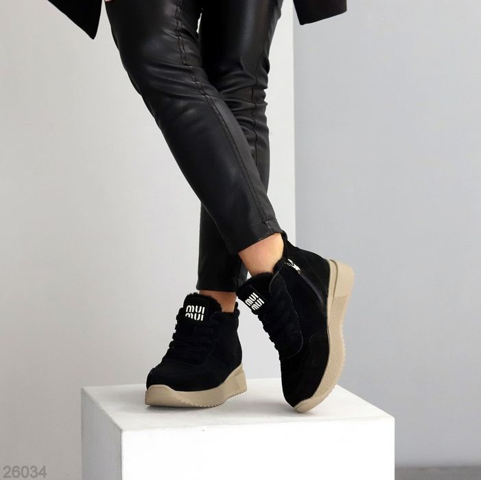 Жіночі шкіряні зимові черевики в кольорах