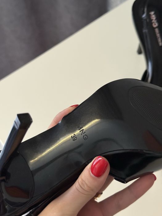 туфлі нові mango