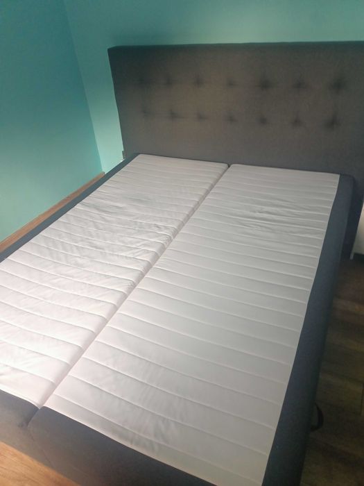 łóżko kontynentalne szare z skrzynią 160x200