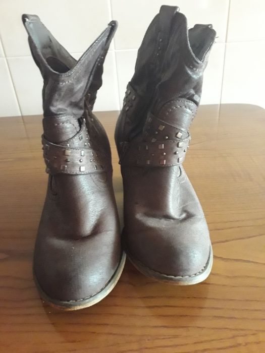 Botas Castanhas Salto