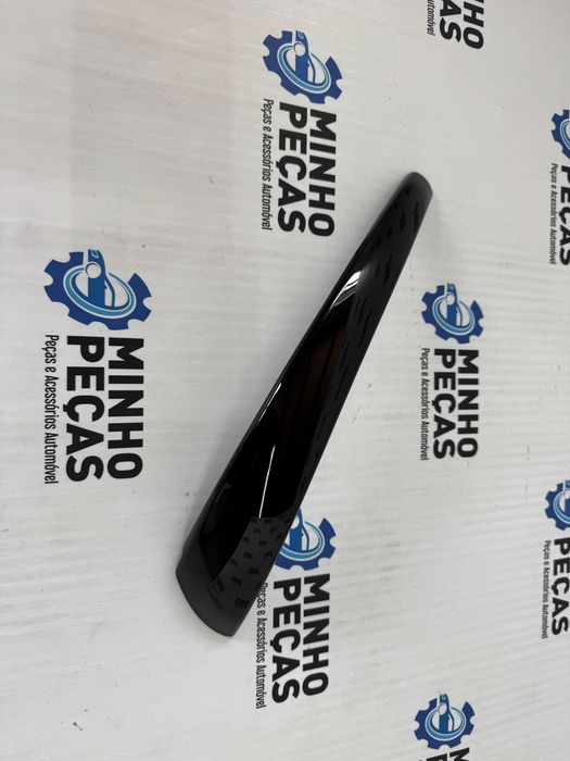 Capa Puxador (Frontal / Traseiro) Direito BMW série 1 Preto Brilhante