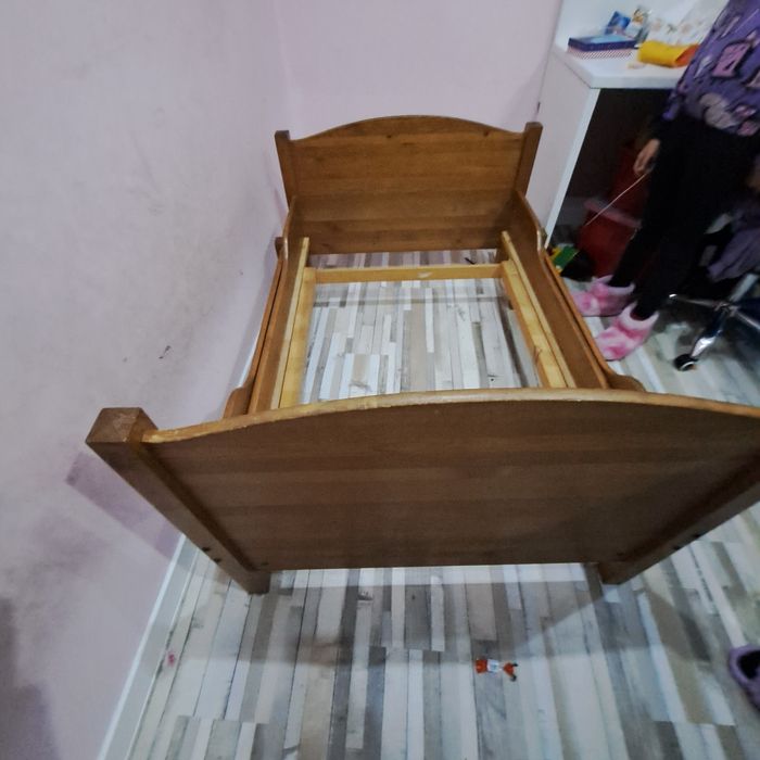 Łóżko ikea rosnę razem z dzieckiem z stelażem