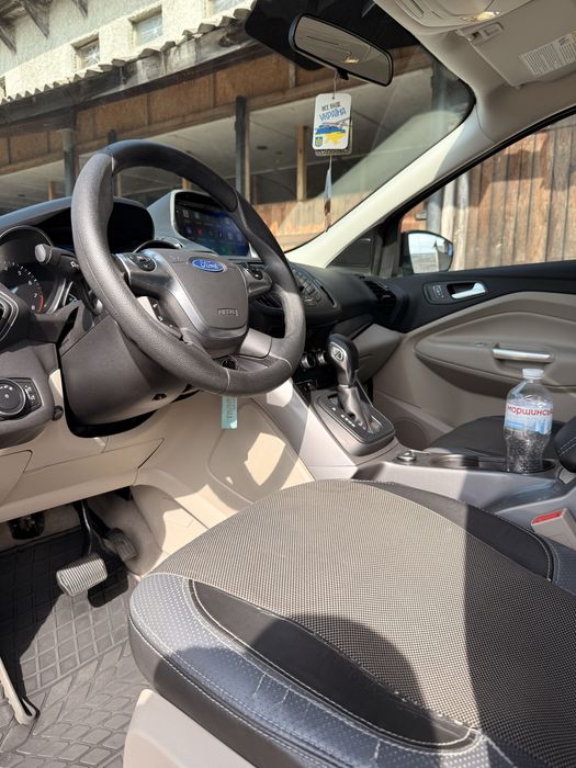 Ford Escape 2015 року