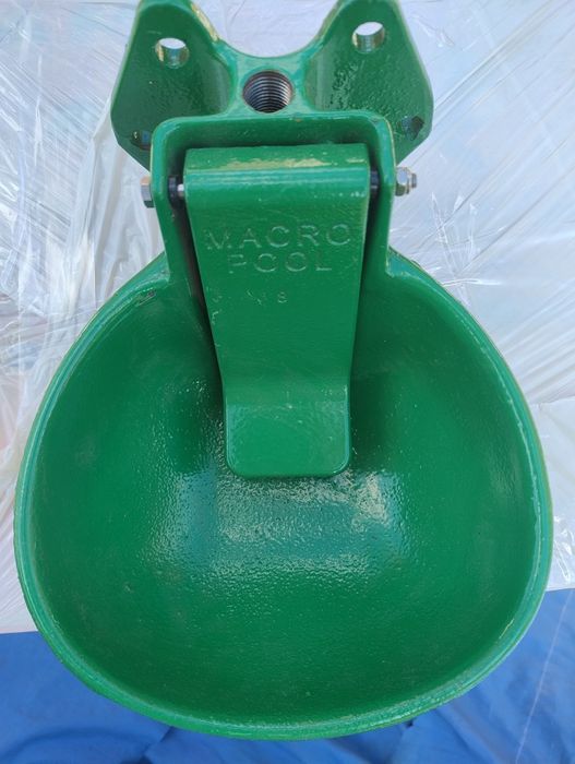 Poidło żeliwne PM5 dla bydła i koni