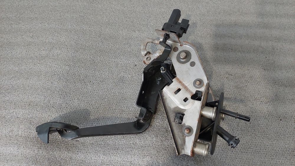 Pedal da embraiagem FORD Fiesta VI (CB1, CCN)