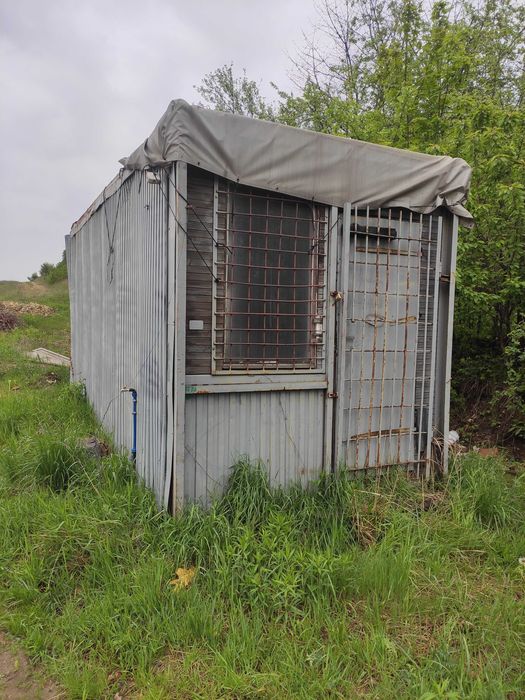 Kontener budowlany  z instalacją elektryczną