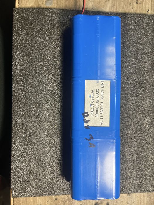 Аккумулятор 11.1v 15.6Ah (зарядка 12,6v 3A)