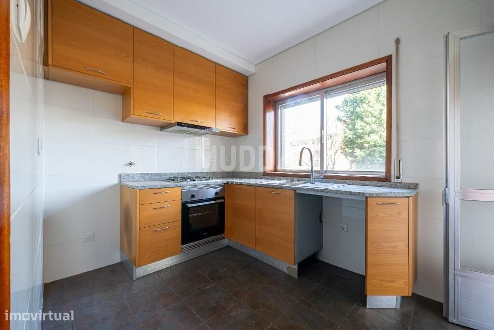 T4 com garagem | Habitação Própria ou Investimento  | Localização Prem