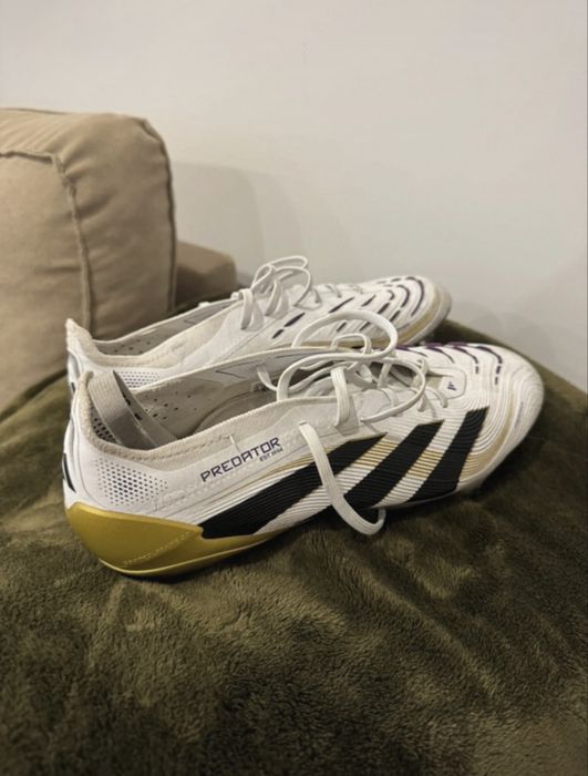 Chuteiras adidas 42