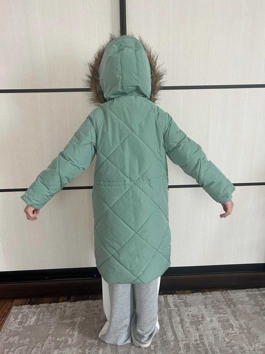 Куртка дівчинка 140 см