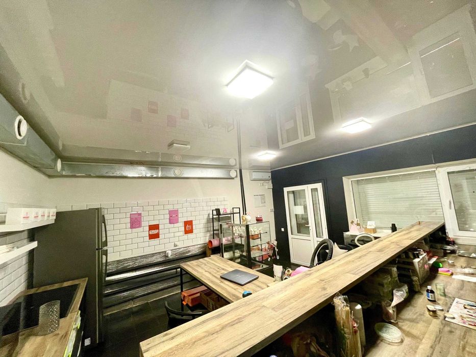 Оренда. Комерційне приміщення, 75 квадратів. Є пічне опалення. Замостя