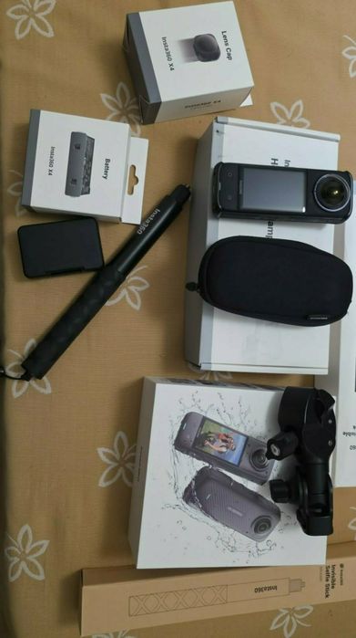 Insta360 X4 bundle