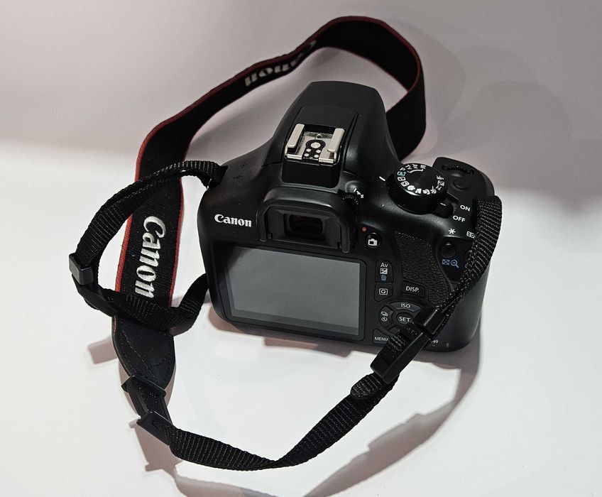 aparat canon 1300 D używany