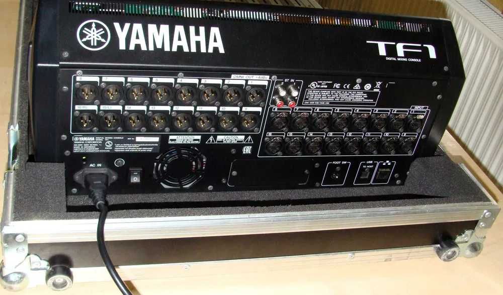Mikser Cyfrowy Yamaha TF-1 + case