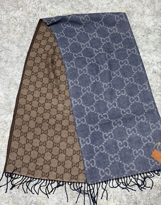 Новий шарф Gucci