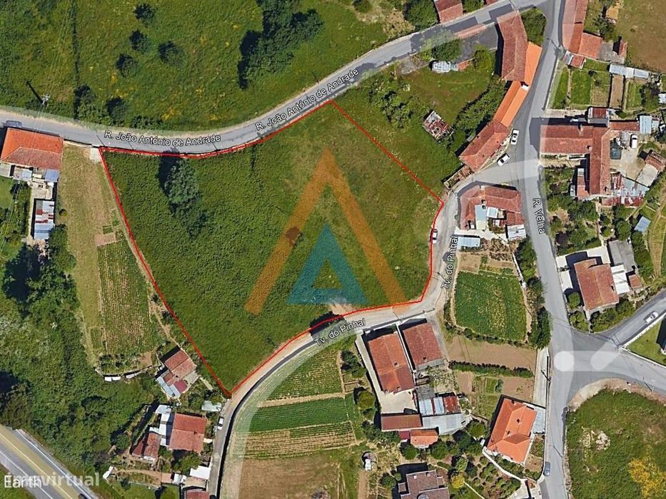 No centro da Cidade terreno com grande área