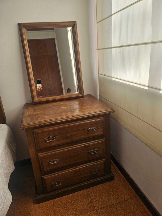Cómoda rustica + espelho