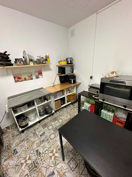 TRESPASSE DE CAFÉ EM QUEIJAS – ESPLANADA | RENDA DE 400€/MÊS | PRONTO A FUNCIONAR