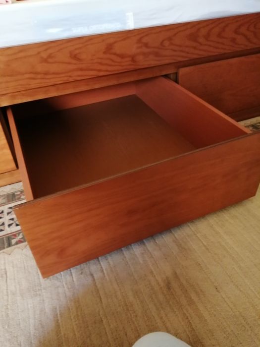 Cama individual com gavetões