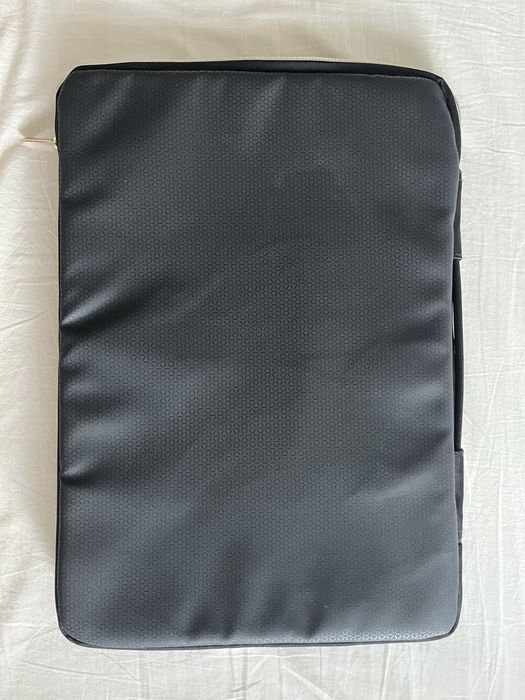 Etui na laptop 17,3 cala. HP Carry Sleeve 17,3" Black / Gold