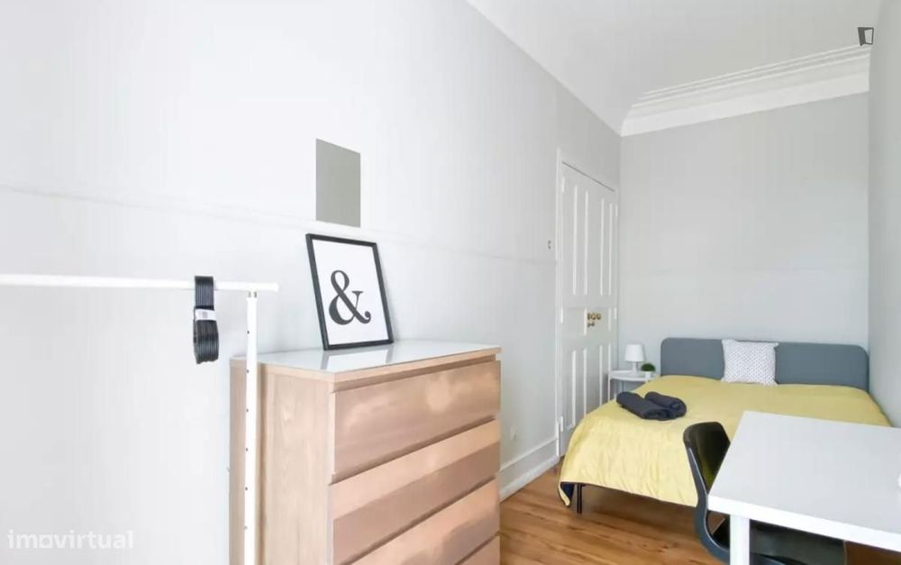 Quarto - localizado em Marquês de Pombal Lisbon