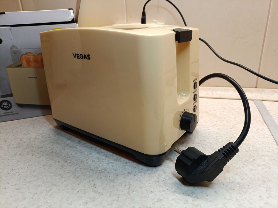 Тостер VEGAS  VET - 2001 B
