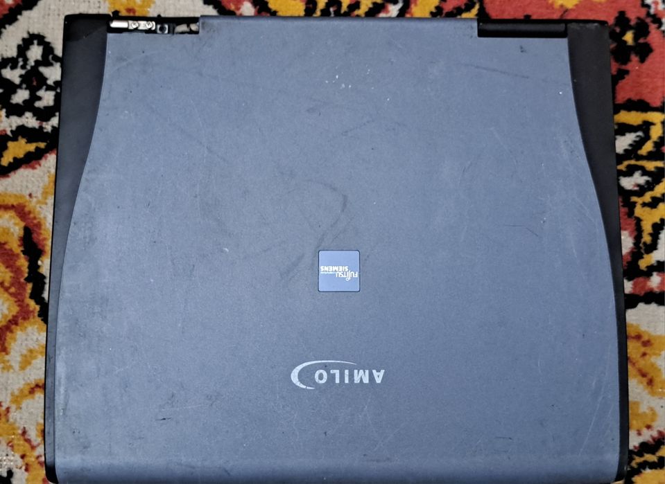 Laptop fujitsu Siemens RETRO