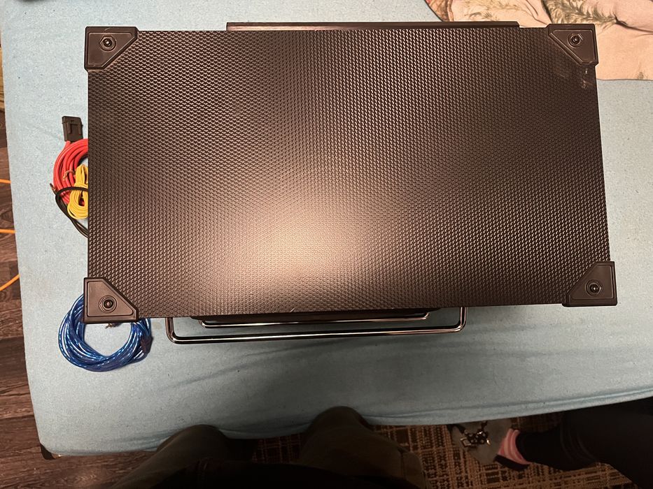 Саббуфер в авто 7200