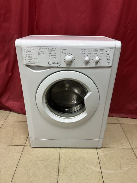 Стиральная машина Indesit IWSC 61051