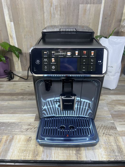 Кавомашина Philips LatteGo Series 5500 Series EP5547/90