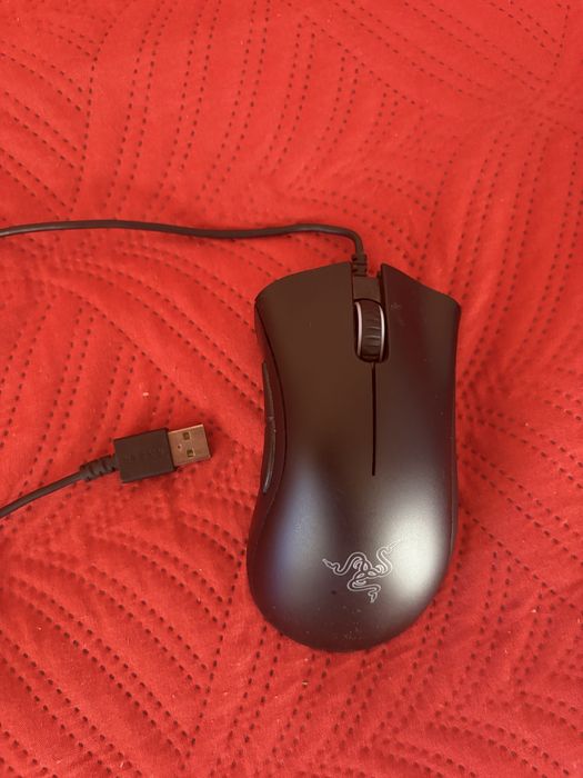 Rato razer deathadder essential