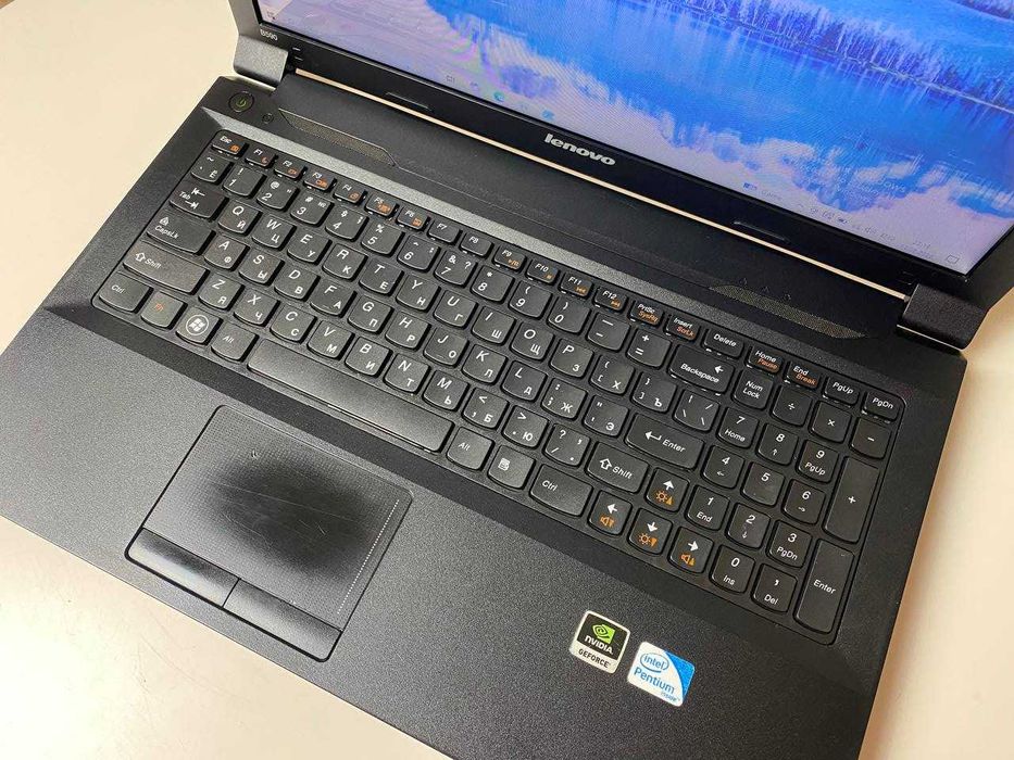 Ноутбук LENOVO B590 | Pentium B960 | RAM 8GB | 64GB SSD | HDD 500GB | GeForce GT610 1GB