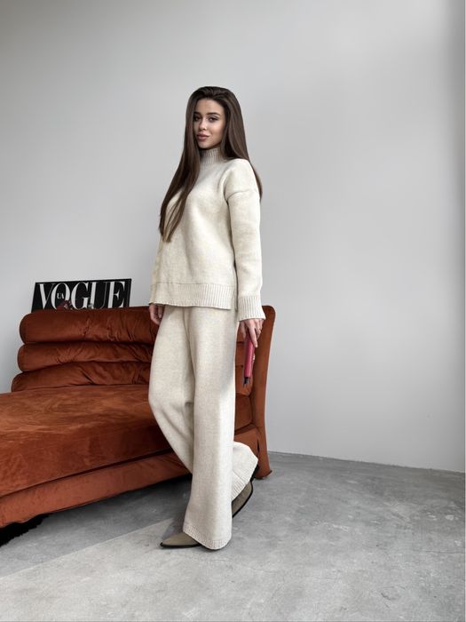 В’язаний молочний костюм теплий з вовни шерстяной вязаный костюм