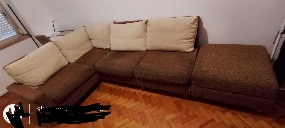 Sofá muito confortável.