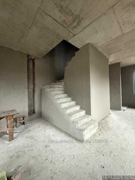 Продаж дуплексу в Брюховичах, вул. Волошкова.Центральні комунікації.